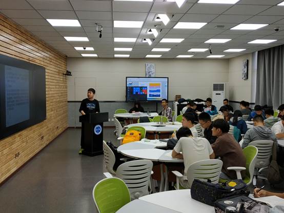 说明: C:\Users\CHXGB\Desktop\新闻稿\20181221小宝影院
《聚合物合成工艺学》课程创新教学模式取得良好效果\IMG_20180928_171735.jpg